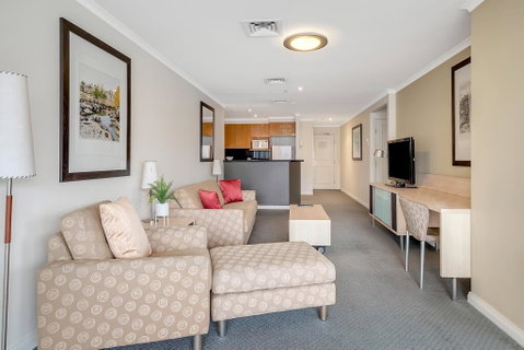 DREAM HARBOUR VIEW 2 BRM // GYM, POOL And PARKING - Sydney Tourism 3