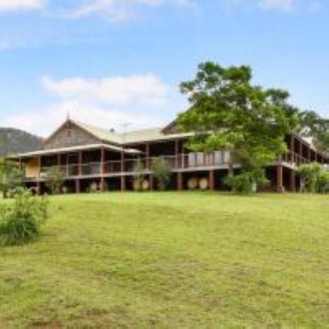 Eagles Rest @ Maluna Vineyard - Sydney Tourism 3