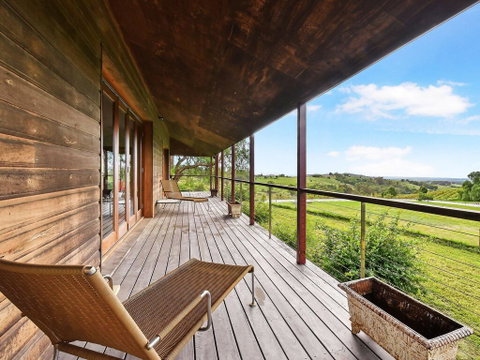 Eagles Rest @ Maluna Vineyard - Sydney Tourism 0