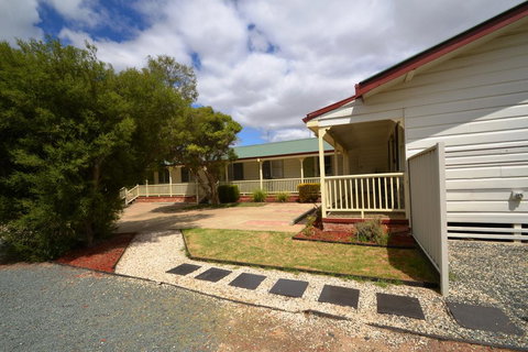 Echuca Holiday Units - Sydney Tourism 0