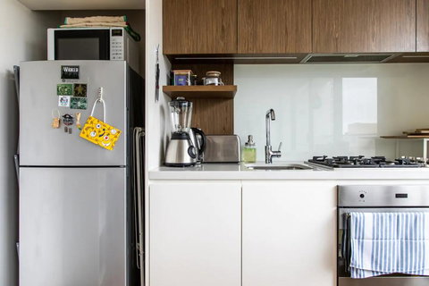 Eclectic 1 Bedroom South Yarra Hideaway - Sydney Tourism 3