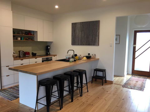 Eco-renovated Light-filled House On A Hill - Sydney Tourism 1