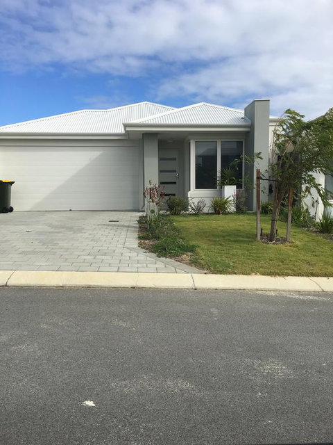 Eden Beach Retreat Holiday Home - Sydney Tourism 3