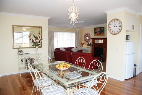 Edwards Rose - Sydney Tourism 3