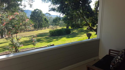 Elfin Hill Vineyard Accommodation - Sydney Tourism 3