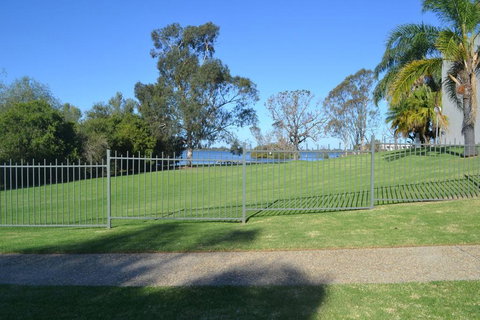 ELSINOR Townhouse 4 Mulwala - Sydney Tourism 1