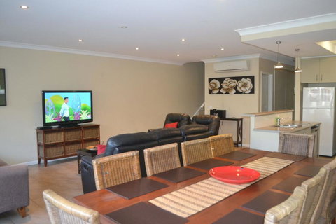 ELSINOR Townhouse 4 Mulwala - Sydney Tourism 3