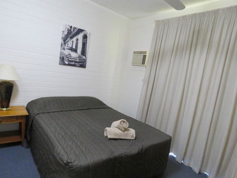 Emerald Gardens Motel & Apartments - Sydney Tourism 3