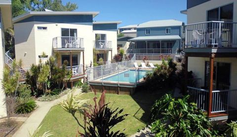 Emu's Beach Resort - Sydney Tourism 3