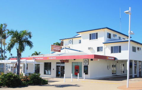 Endeavour Inn Emu Park - Sydney Tourism 3