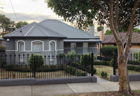 Essendon - Home Away From Home - Sydney Tourism 0