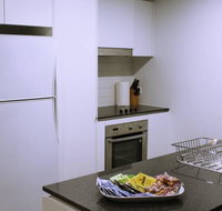 Executively Styled 2 Bed 2 Bath Perfect Location - Sydney Tourism