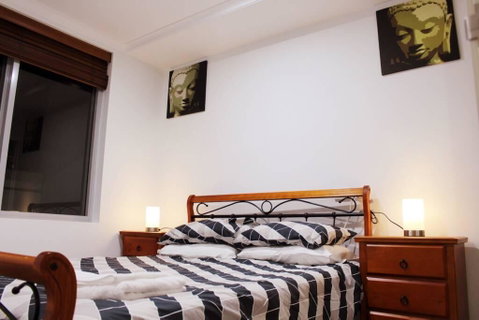 Executively Styled 2 Bed, 2 Bath, Perfect Location - Sydney Tourism 3