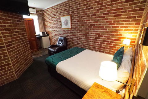 Exies Bagtown - Sydney Tourism 3