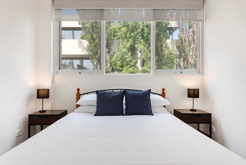 Explore Melbourne From A Convenient South Yarra Pad - Sydney Tourism 1