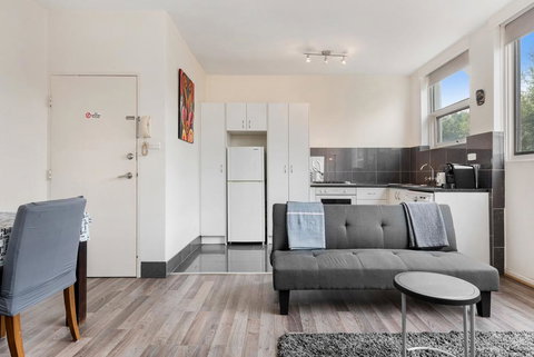 Explore Melbourne From A Convenient South Yarra Pad - Sydney Tourism 3
