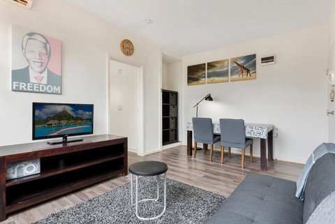 Explore Melbourne From A Convenient South Yarra Pad - Sydney Tourism 2