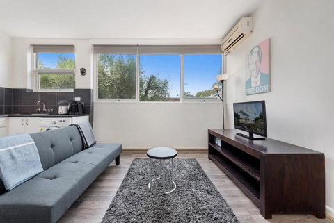 Explore Melbourne From A Convenient South Yarra Pad - Sydney Tourism 0