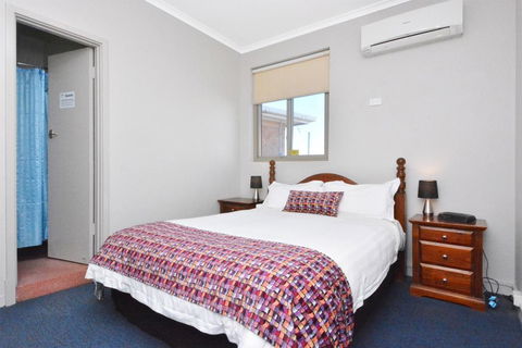 Eyre Hotel - Sydney Tourism 0