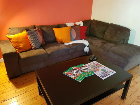 Family Getaway In Eildon - Pet Friendly - Sydney Tourism 3