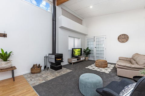 Farnham Lodge - Sydney Tourism 1
