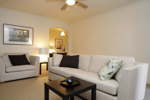 Feathers Serviced Townhouse - Sydney Tourism 3