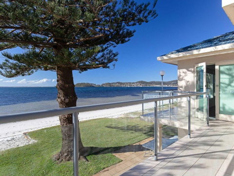 Filoli', 91 Foreshore Drive - Huge Waterfront Home - Sydney Tourism 0