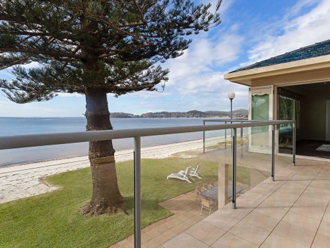 Filoli', 91 Foreshore Drive - Huge Waterfront Home - Sydney Tourism 2