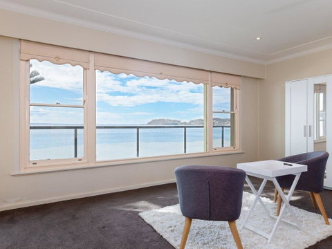 Filoli', 91 Foreshore Drive - Huge Waterfront Home - Sydney Tourism 1