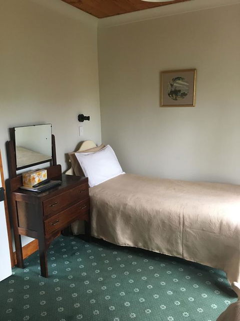 Fitzpatricks Inn - Sydney Tourism 1