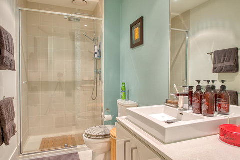 Fitzroy Lifestyle 1 Bed With Pool, Spa, Sauna & Gym - Sydney Tourism 3