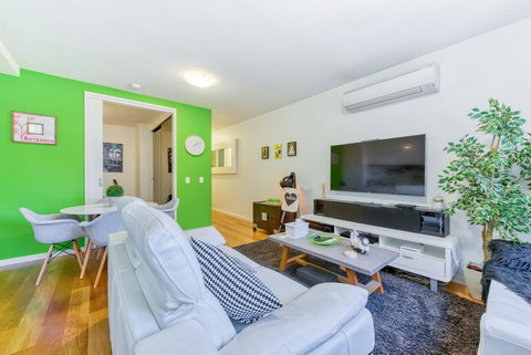 Fitzroy Lifestyle 1 Bed With Pool, Spa, Sauna & Gym - Sydney Tourism 0