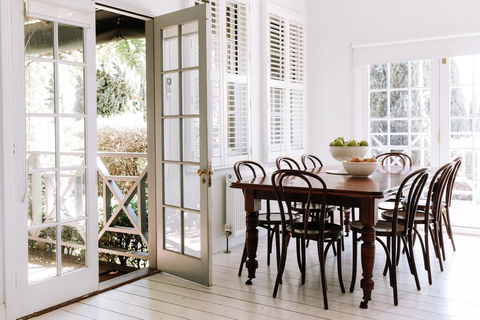 French Cottage 1854 With Stunning Alfesco Garden - Sydney Tourism 2