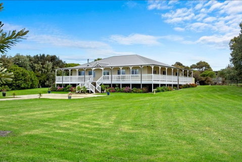 GALBRAITH BEACH STUDIO 2 - Sydney Tourism 3