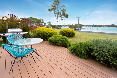 Getaway - Waterfront Island Living - Sydney Tourism 0
