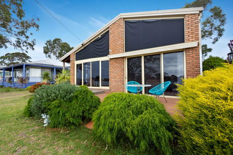Getaway - Waterfront Island Living - Sydney Tourism 3