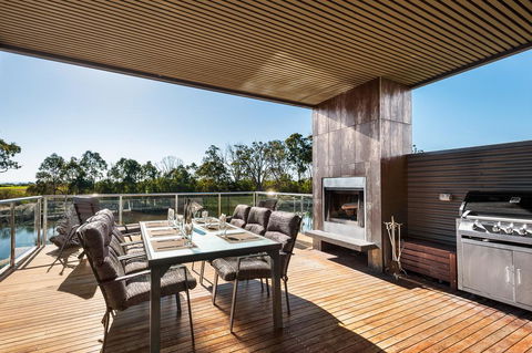 Gippsland Lakehouse - Sydney Tourism 3