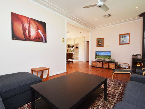 Glandore Estate Vineyard Homestead Onsite Cellar Door + Walk To Restaurants Incl EXP - Sydney Tourism 0