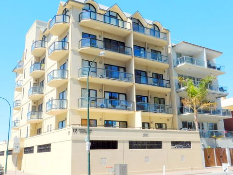 Glenelg Beachside Luxury Apartments - Sydney Tourism 0