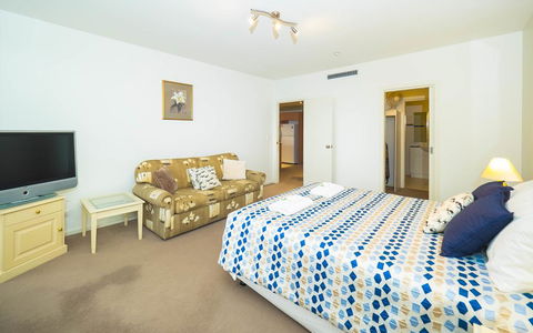 Glenelg Beachside Luxury Apartments - Sydney Tourism 1