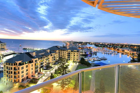 GLENELG Five Stars - Sydney Tourism 0