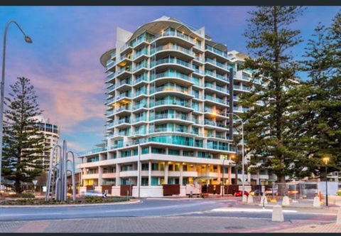 Glenelg Getaway 3 Bedroom Apartment - Sydney Tourism 0