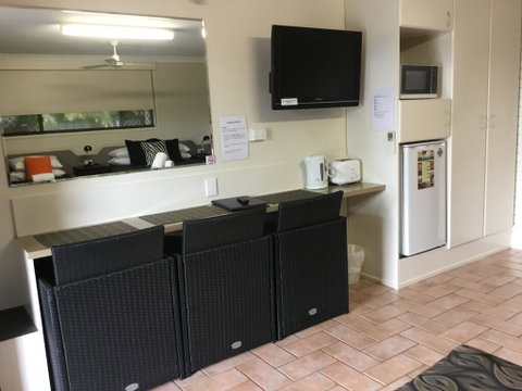 Golden Palms Motor Inn - Sydney Tourism 3