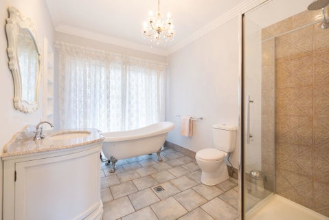 Gorgeous Alma St Villa - Sydney Tourism 3