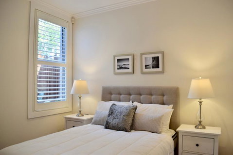 Gorgeous Row Terrace Near Sydney Harbour Bridge - Sydney Tourism 1
