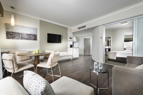 Grand Hotel And Apartments Townsville - Sydney Tourism 3