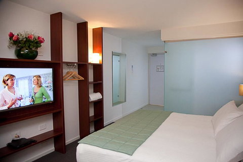 Grand Hotel And Studios - Sydney Tourism 1