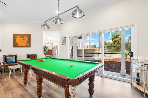 Hamptons On Figtree - Sydney Tourism 2