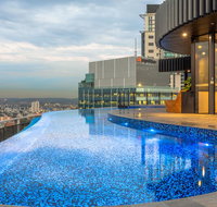 High Life Central with Pool and Car Park - Sydney Tourism