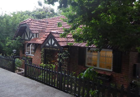 High View Cottage - Sydney Tourism 2